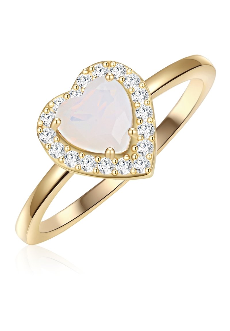 Prsten pozlaćen zlatom s opalom u obliku srca u sredini, okruženim oreolom prozirnih kristala, s glatkim poliranim prstenom.