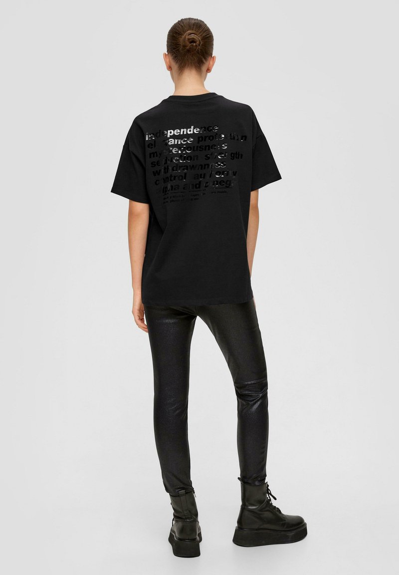 QS MIT RÜCKENPRINT - T-shirt print - schwarz