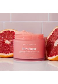 NCLA Beauty BODY SCRUB - Body Exfoliator - pink grapefruit