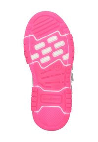 La semelle de la chaussure présente une base en caoutchouc rose vif avec des motifs texturés et des accents blancs. Elle comprend une zone de prise circulaire et le numéro "27" estampé.