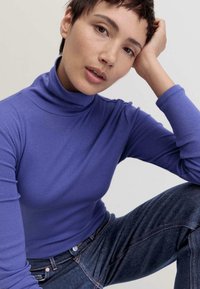hessnatur Langarmshirt - irisblau