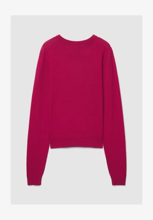 Maglione fucsia con maniche lunghe, scollo a girocollo e polsini e orlo a coste. Tessuto liscio e morbido, design semplice e colore uniforme.