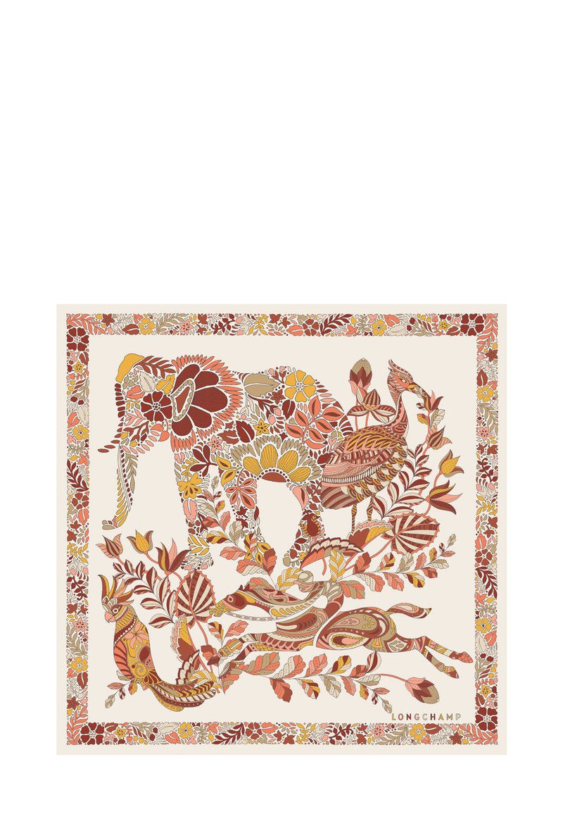 Seidenschal mit floralem Design, das einen Elefanten, Vögel und Blätter in warmen Farbtönen von Rot, Orange und Gelb auf einem cremefarbenen Hintergrund zeigt.