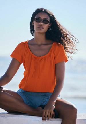 Next, TALL FIT - SHORT SLEEVE BUBBLEHEM SCOOP NECK T-SHIRT  . - Blúz - orange