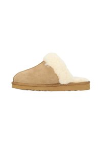 Tan mockasiner i mocka med en mjuk vit shearling-överdel, lågt profilutformning och en slitstark gummisula, utan synliga fästen.