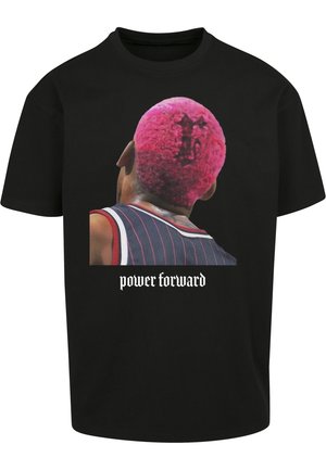 T-shirt noir avec vue de dos d'une personne aux cheveux rose vif et design numéro un, portant un maillot de basket-ball, le texte ci-dessous indique "power forward."