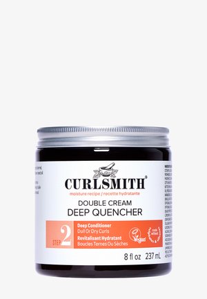 CURLSMITH Double Cream Deep Quencher Step 2 Tiefenpflege für stumpfe oder trockene Locken, vegan, 237 ml Dose mit silbernem Deckel auf weißem Hintergrund.