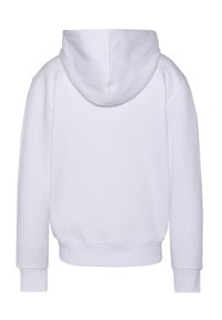 Sudadera blanca con bolsillo canguro y puños acanalados, con una textura suave y una capucha centrada en la parte posterior sin ningún logotipo.