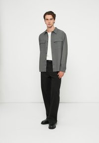 Calvin Klein MELANGE EASY SHIRT - Ing - charcoal heather