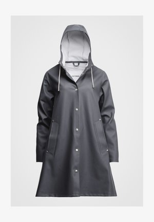 Vattentät grå ytterjacka med huva, tryckknappar, två sidofickor och en slät, matt yta. Har vit inredningsfoder.