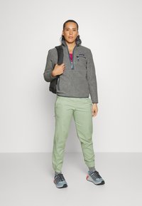 Patagonia RETRO MARSUPIAL - Felpa in pile - salt grey/light plume grey