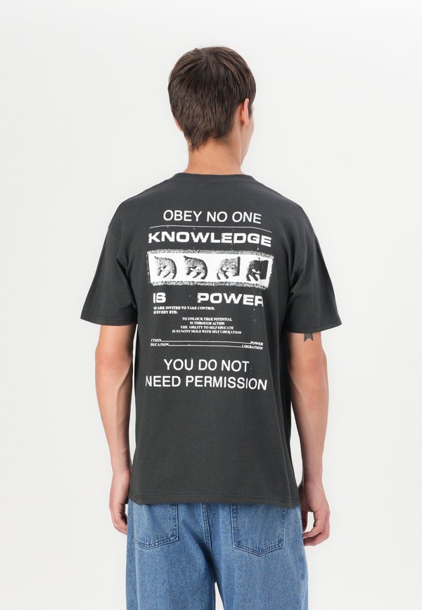 PERMISSION - Basic T-shirt