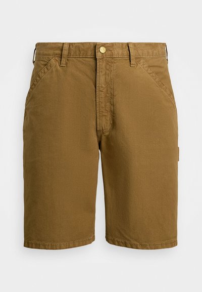 Καφέ σορτς από βαμβακερό μείγμα, με κουμπί στο κλείσιμο, δύο πλαϊνές τσέπες και ευθεία γραμμή. Λειαστή υφή με ελάχιστες λεπτομέρειες.