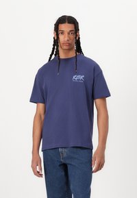 Red Bull Racing x Pepe Jeans MARKER SCRIPT TEE - T-shirts print - eton blue