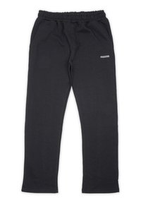 Pantalones de chándal negros fabricados en tejido texturizado, con cintura elástica y bolsillos laterales. Logo "PEGADOR" impreso en blanco en la parte frontal.