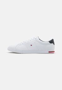 ESSENTIAL  - Tossud - white
