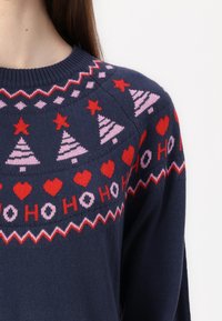 VILA VISANTA CHRISTMAS - Pulover - navy blazer/pink/red