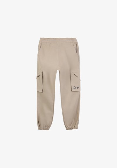 Pantalons cargo beiges avec une taille élastique, comportant deux poches latérales et deux poches cargo, avec un ourlet de cheville froncé.