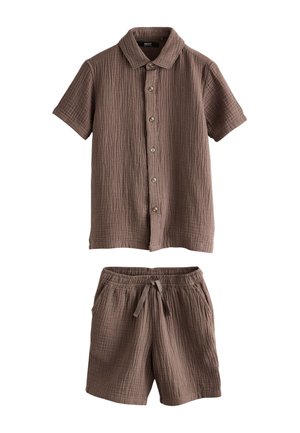 Next, REGULAR FIT - SHORT SLEEVE DOUBLE CLOTH TEXTURED SHIRT AND SHORTS SET  . - Shorts - chocolate brown