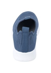 Sneaker in rete blu con suola in gomma bianca e un pratico pull tab posteriore. Presenta una parte superiore testurizzata e una forma arrotondata per il massimo comfort.