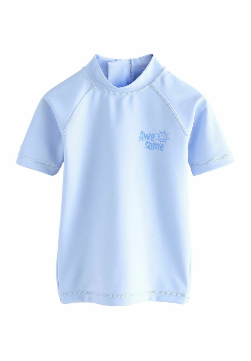 Hele sinine lühikeste varrukatega rash guard, mis on valmistatud venivast kangast, ümmarguse kaeluse ja helesinise kiri "Vinge".