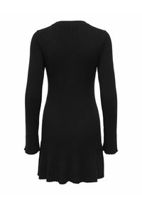 Robe noire à côtes avec manches longues, corsage ajusté, ourlet évasé et tissu texturé. Présente un col rond et des détails de couture subtils.