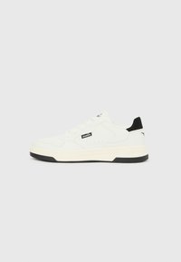 Valimata, white/black