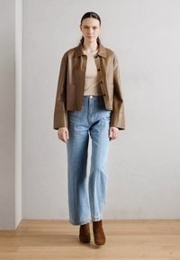 ÁNGEL ALARCÓN Bottines - mogano/basket