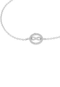 Pulsera de plata con un símbolo de infinito engastado con pequeñas gemas transparentes, unida por una delicada cadena.