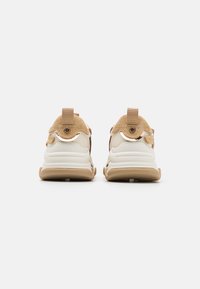 Steve Madden POSSESSIONE - Sneakers - brown/sand
