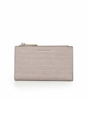 Portafoglio rettangolare in beige chiaro con texture coccodrillo, dotato di chiusura con zip metallica e nome del marchio impresso sul fronte.