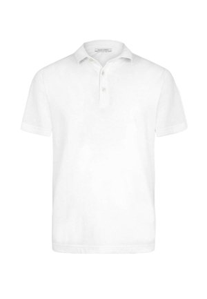 Polo bianca a maniche corte con collo e patta a tre bottoni, design semplice, esposta su uno sfondo bianco.