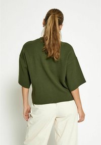 Minus LUPI - Pamata T-krekls - rifle green