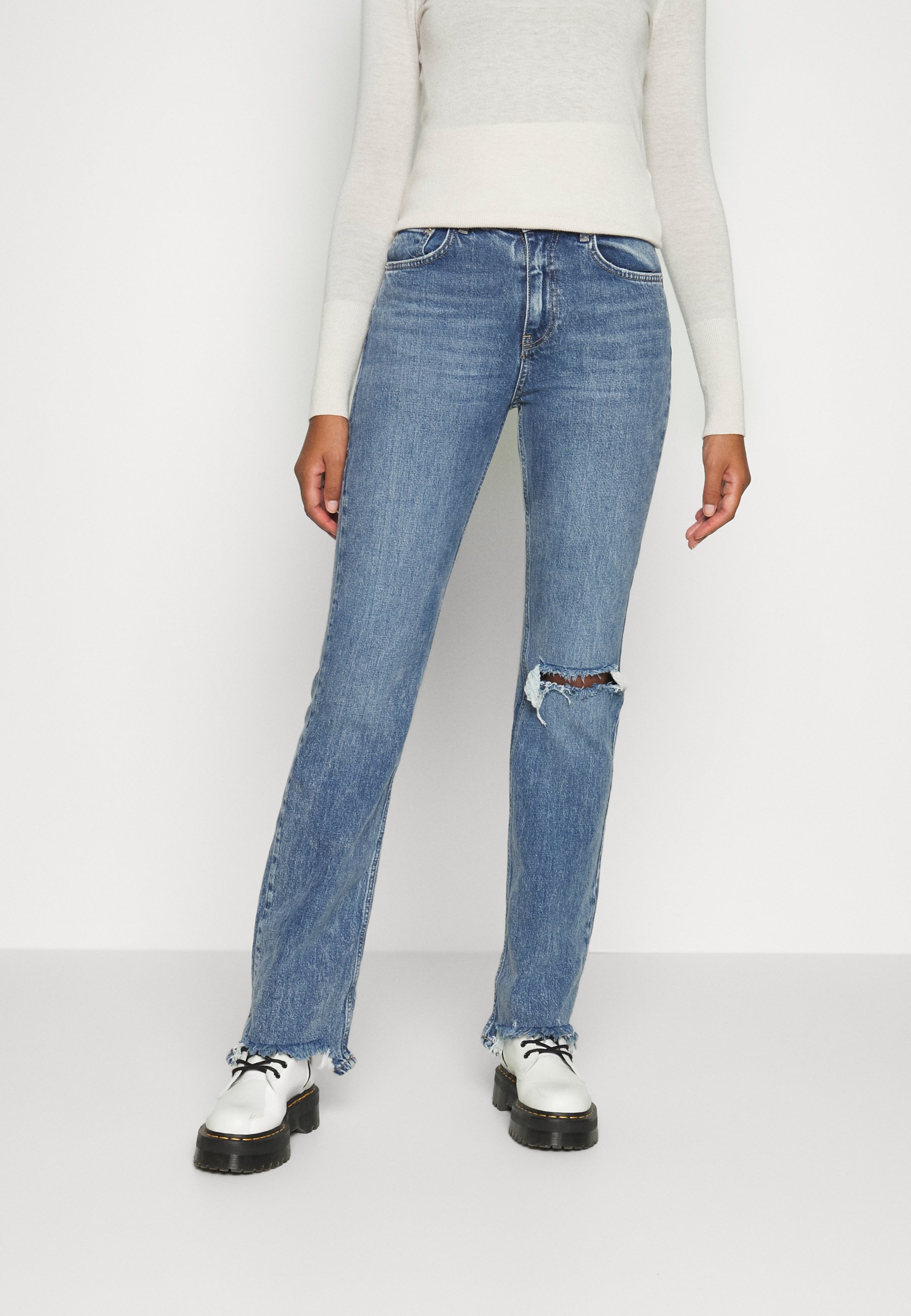 Gina Tricot FULL LENGTH - Flared Jeans - mid blue/Blauw denim/bluedenim -  Zalando.nl