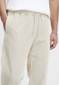 Solid SDGUTTI STRAIGHT FIT - Broek - oatmeal