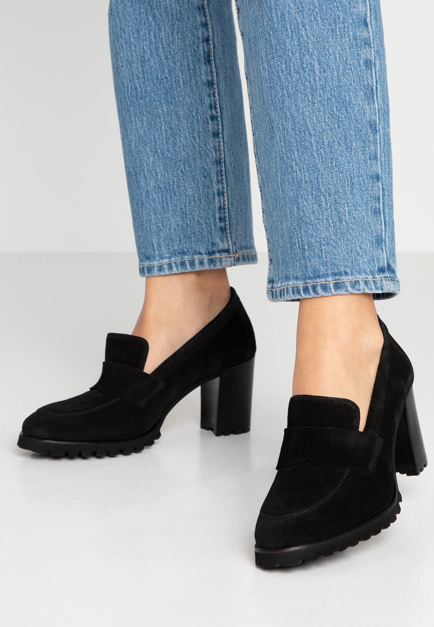 Weekend by Pedro Miralles Pumps nero Zalando.se Weekend by Pedro Miralles Klassiska stövlar nero Zalando.se