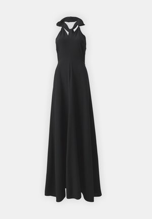 Abito lungo nero in stile halter con corpetto aderente, gonna fluida e dettaglio del colletto annodato. Tessuto liscio senza modelli o accenti visibili.