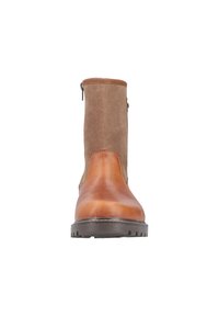 Bruine leren enkellaars met een gestructureerde bruine bovenkant, contrasterende gladde neuskap en een zigzagloopvlak voor grip.