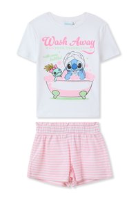 T-shirt bianco in cotone con una grafica colorata di un personaggio blu in una vasca, abbinato a pantaloni corti a righe rosa. Design morbido e casual.