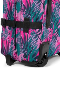 Eastpak TRANVERZ L x WHERE'S WALLY - Trolley - brize rose