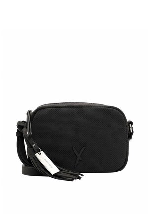 Borsa a tracolla nera realizzata in materiale perforato; forma rettangolare con chiusura a zip, tracolla regolabile e dettaglio con nappe.