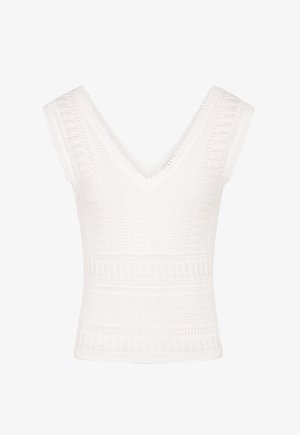 Witte gebreide top met een V-hals en brede schouders, met textuurpatronen en een aansluitende snit. Lichte, ademende stof.