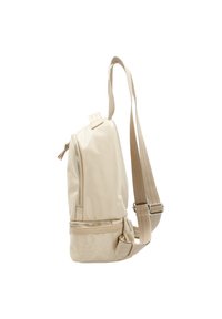 Beige Umhängetasche aus strukturiertem Stoff. Verfügt über ein Reißverschlussfach und einen verstellbaren Trageriemen. Die Seitenansicht hebt ihre schlanke Form hervor.