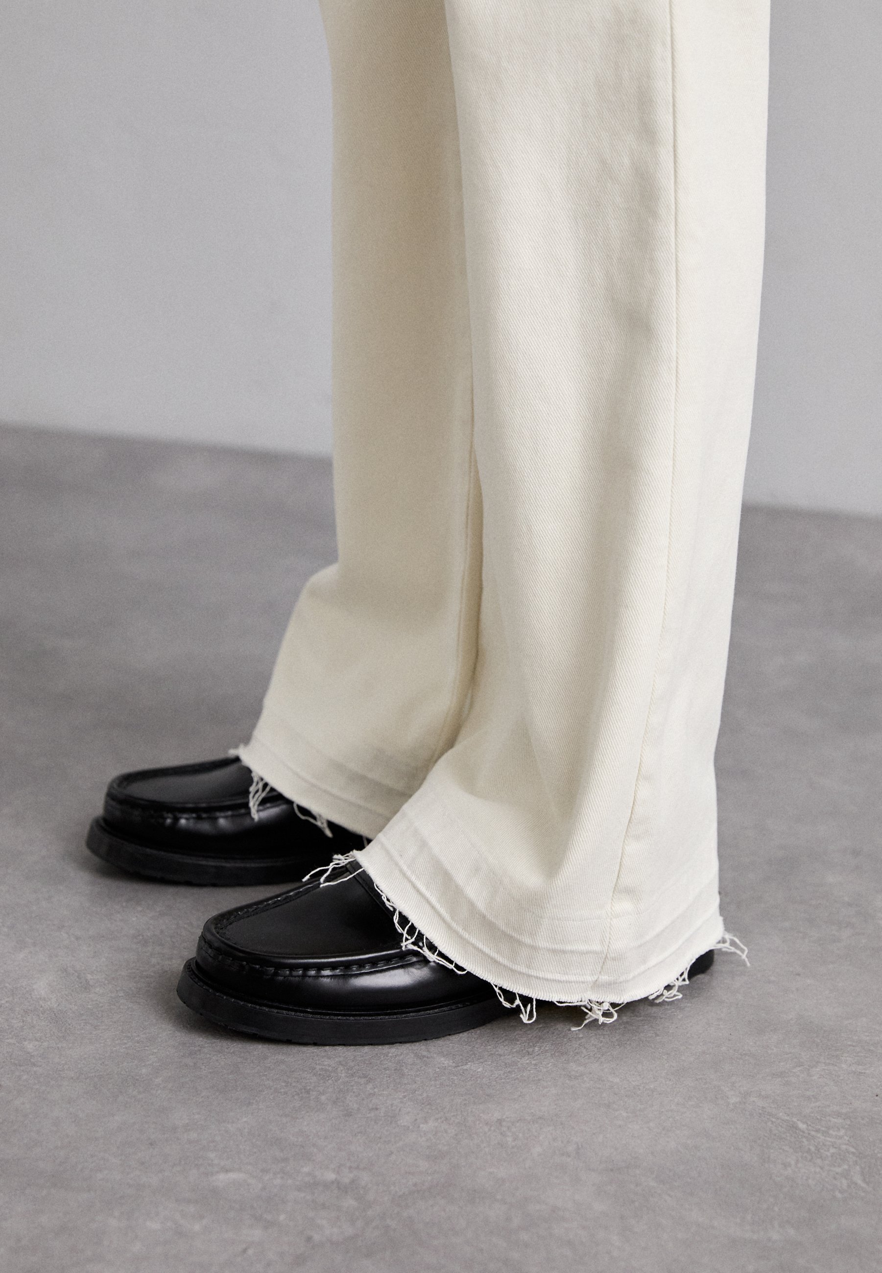 MOSCHINO JEANS Straight leg jeans - avorio/off-white MOSCHINO JEANS Straight leg jeans - avorio/off-white