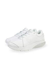 Weiße Sportschuhe mit einem glatten Obermaterial aus Leder, gepolstertem Kragen und strukturierten Seitenelementen. Verfügt über eine gepolsterte, geformte Gummisohle.