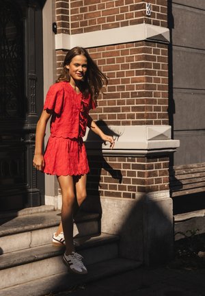 Looxs Revolution, KATOEN BRODERIE LOWER - Blouse - rood