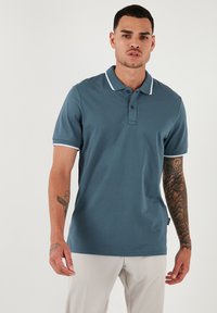 REGULAR FIT - Poloshirt - petrol blue