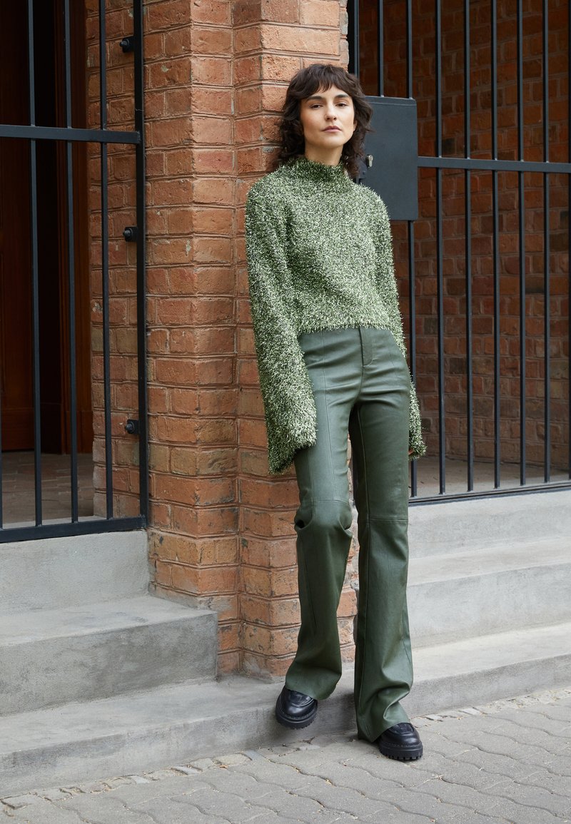 Gestuz FLARED PANTS Lederhose deep depths/dunkelgrün Zalando.de