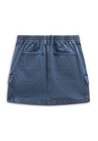 Denimhame, jossa on joustava vyötärö, kaksi takataskua ja kapeneva muoto. Kangas on keskisininen ja hieman teksturoitu.