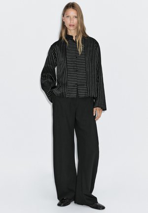 Massimo Dutti STRIPED STAND COLLAR WITH BIB DETAIL - Camicia - black
